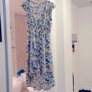 Bebob size large! Cute floral maxi dress